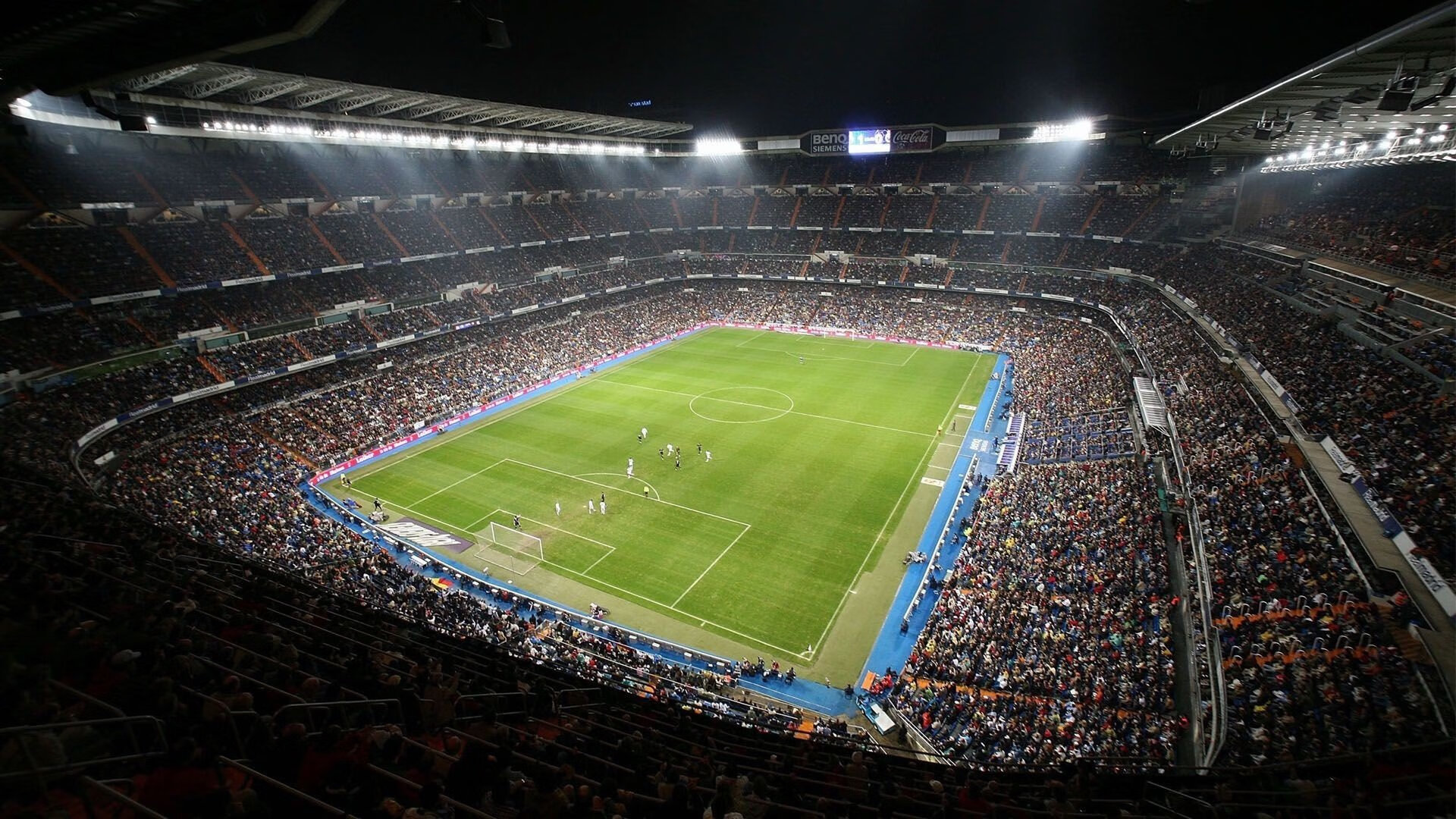 PSG客场挑战皇家马德里，谁将成功晋级？，pes2018皇家马德里在哪